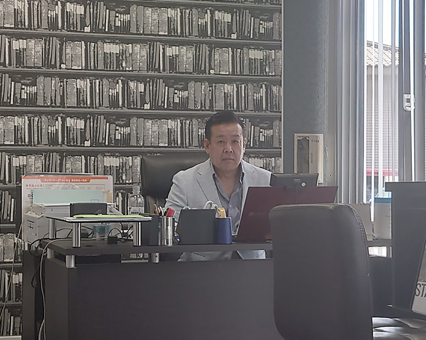 代表取締役　滝澤宏